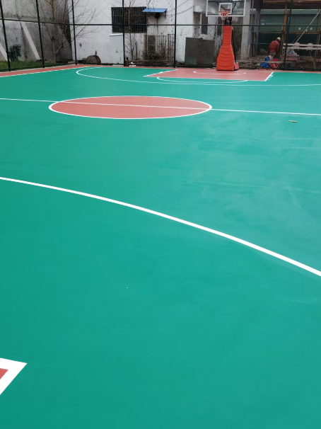 红古 球场长期使用易出现地面开裂